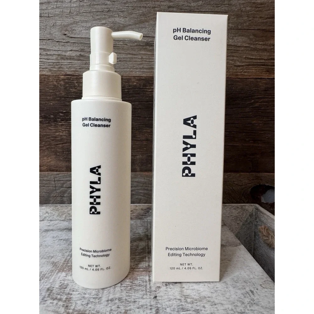 PHYLA pH Balancing Gel Cleanser 100ml – Clarifying Face Wash |‎ MSRP = $32